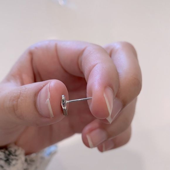 925 Sterling Silver Lock and Key Stud Earrings - Picture 4 of 4